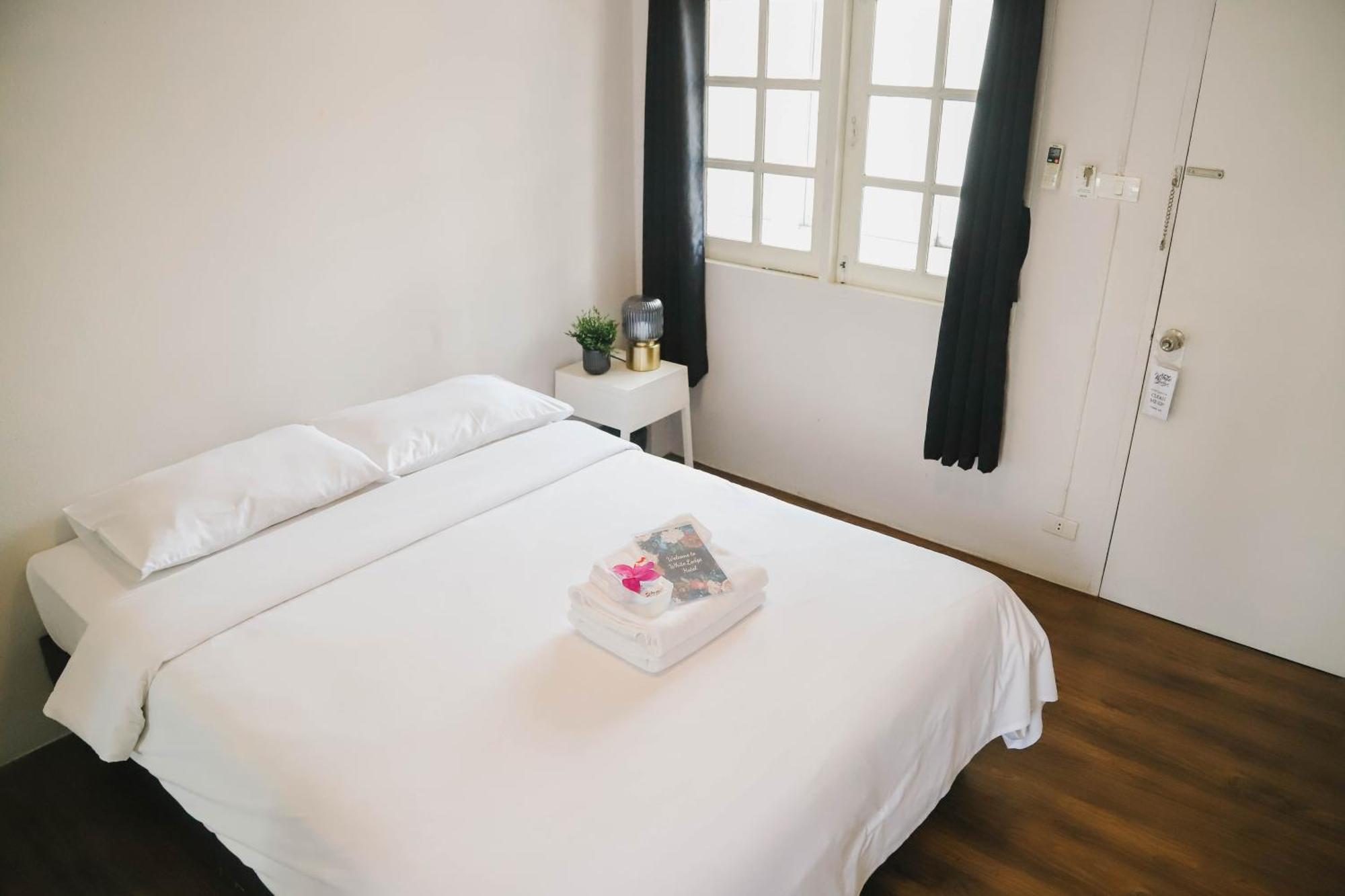 酒店 曼谷白色小屋旅舍 2*